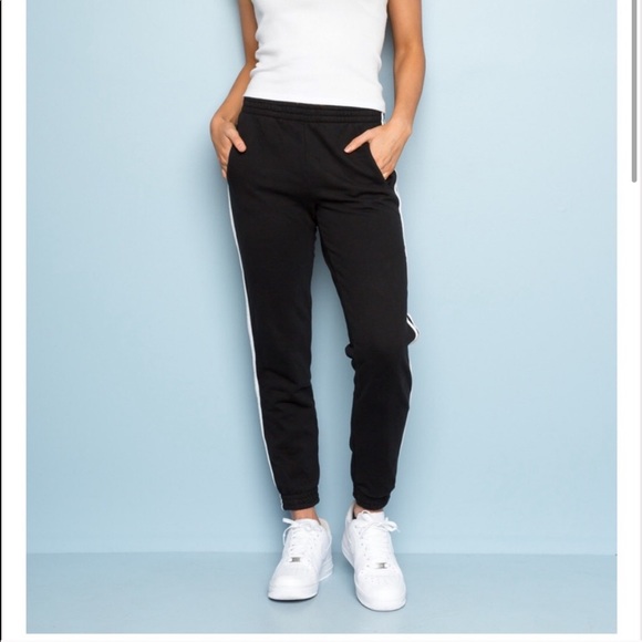 brandy melville rosa sweatpants in black - Picture 3 of 4